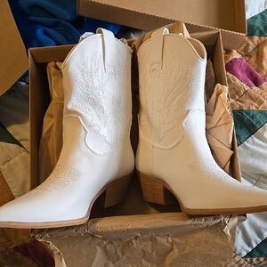White Western Cowboy Boots